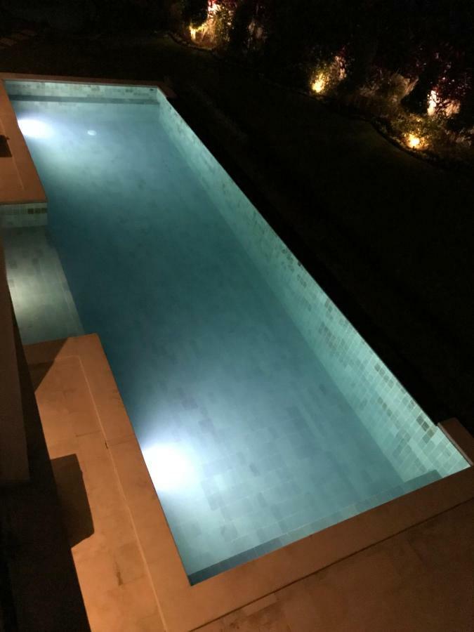 Villa Putih Ловіна Екстер'єр фото